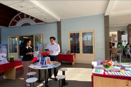 Tổ chức trưng bày sách tại buổi Lễ Phát động hưởng ứng Ngày Sách và Văn hóa đọc Việt Nam lần thứ 3 năm 2024
