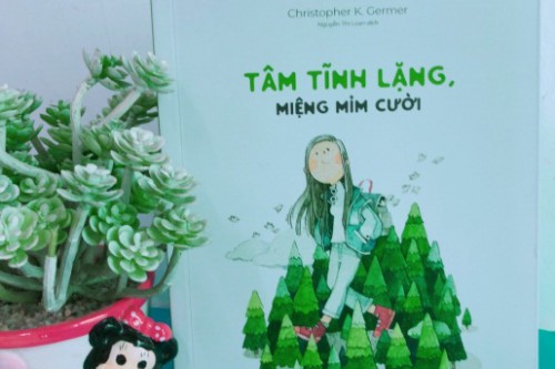 Tâm tĩnh lặng, miệng mỉm cười