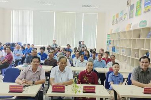 Chương trình nói chuyện chuyên đề về Sách chủ đề “Nông nghiệp - Nông dân Đồng Tháp trong kỷ nguyên vươn mình của dân tộc” và Lễ ra mắt sách, tặng sách tại Thư viện tỉnh Đồng Tháp