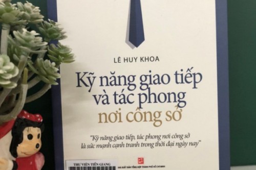 Kỹ Năng Giao Tiếp Và Tác Phong Nơi Công Sở