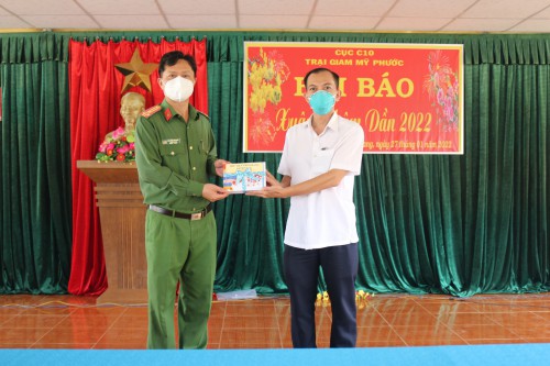 Thư  viện Tiền Giang đưa Văn hóa đọc đến với phạm nhân Trại giam Mỹ Phước