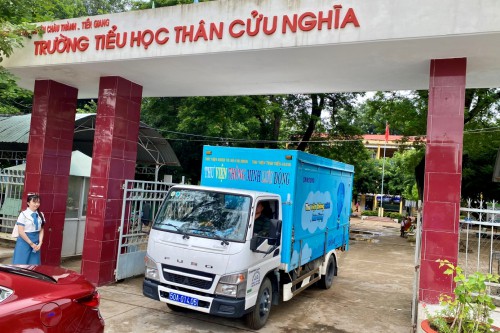 Chuyến xe tri thức tại Trường Tiểu học Thân Cửu Nghĩa