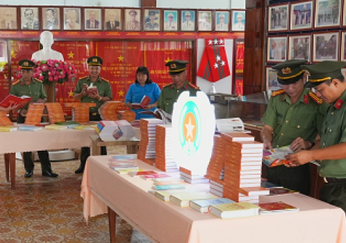 Thư viện tỉnh Tiền Giang phối hợp với Công an tỉnh Tiền Giang tổ chức Ngày Hội đọc sách tại Công an tỉnh